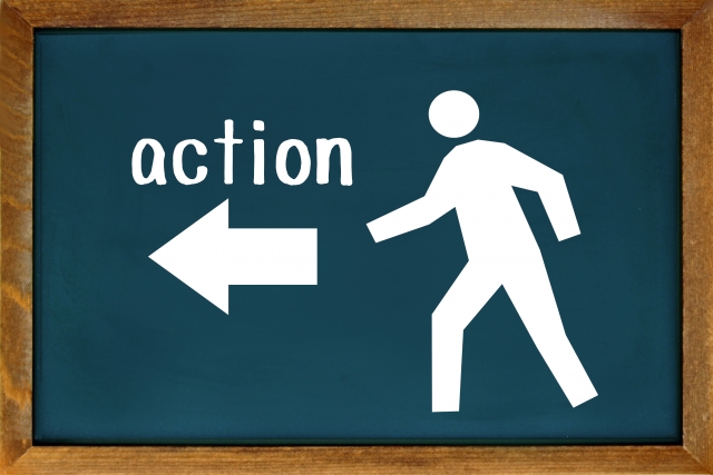 応対品質を向上させる具体的な方法を指すアイキャッチ画像です。