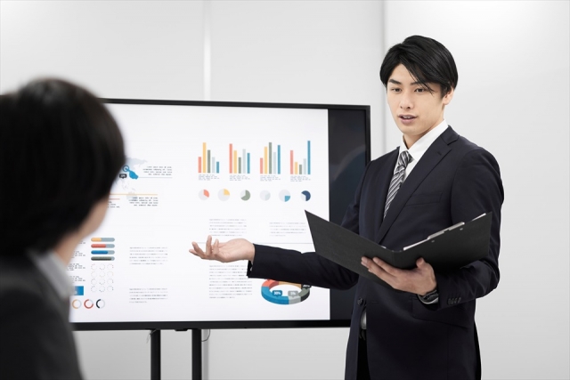 コールセンターでの教育(研修)を指すイメージです。