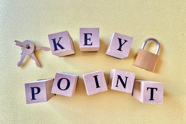 トークスクリプトに必要な要素とは何かを喚起するKEYPOINT画像です。