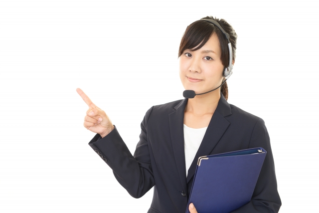 顧客情報ポップアップ機能のメリット・デメリットを指すオペレーターのイメージです。