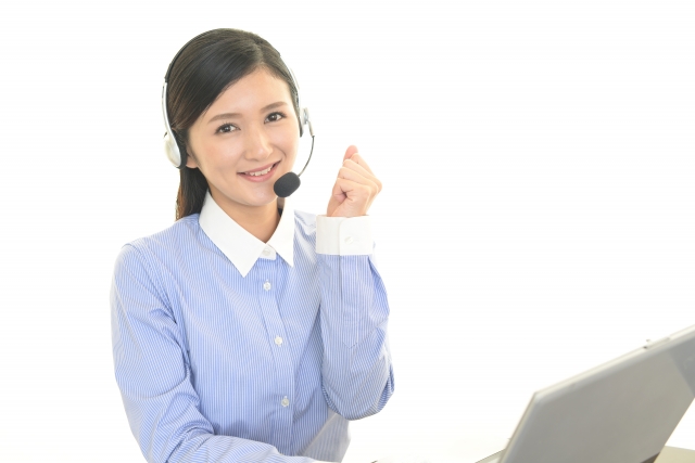 IVRを活用して運営方法の見直しを促すオペレーターのイメージです。