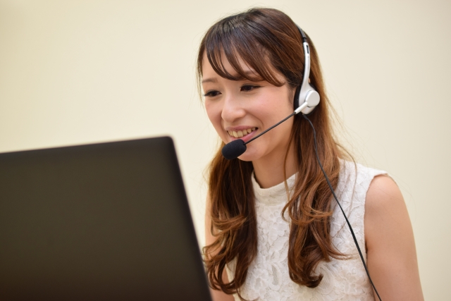 誓約するためにお客様対応するオペレーターのイメージです。