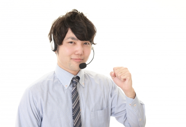 待ち呼数・放棄呼数が増えることにより顧客との関係を知ることが重要であることをオペレーターが訴えるイメージ